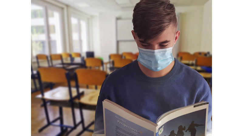 Kon o nošenju maski u školama: U klupi kad ne razgovara đak može da je skine