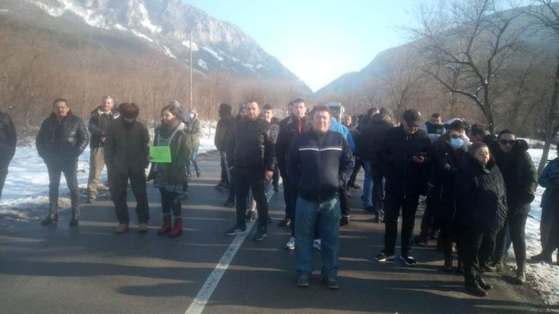 Građani blokirali saobraćaj na putu Požarevac - Bor