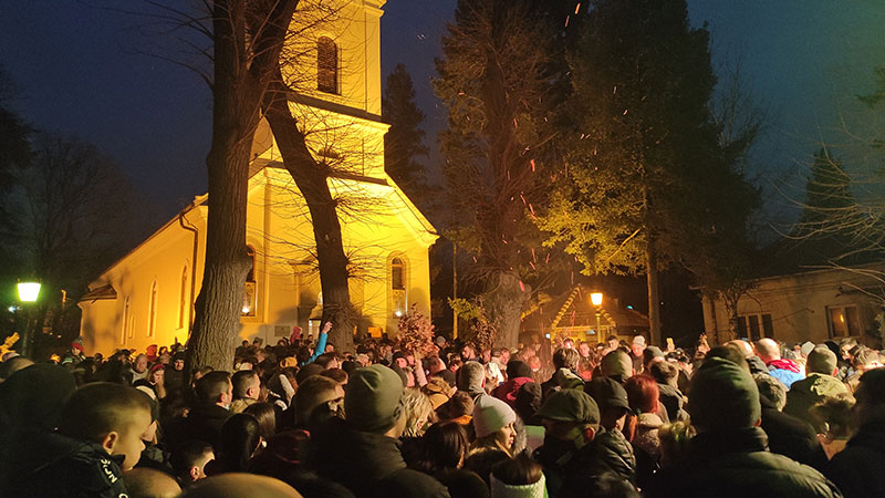 Badnje veče u Sabornoj crkvi u Požarevcu (FOTO)