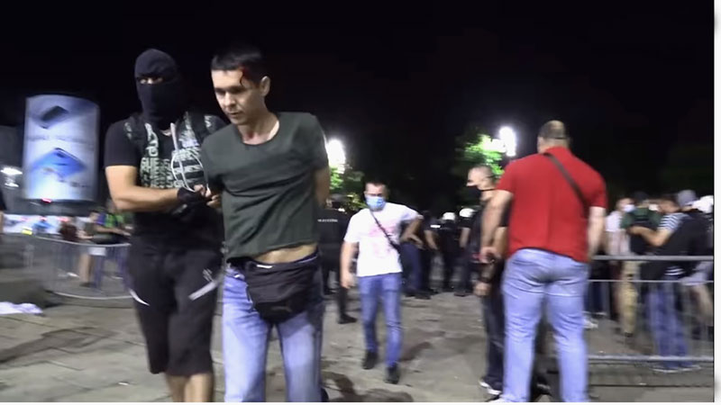 Kostolčanin povređen, pa uhapšen na protestima u Beogradu