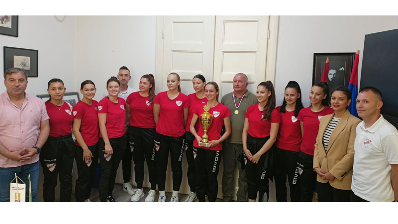 Ženska rukometna ekipa ponos opštine Petrovac