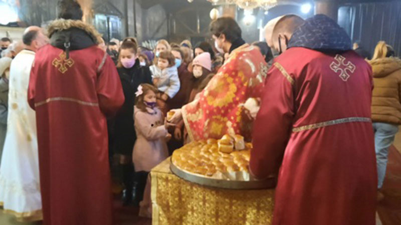 Božić u Velikom Gradištu uz liturgiju i česnicu