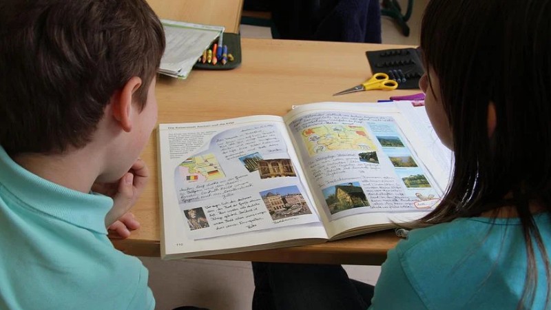 Opština Žabari finansira kupovinu udžbenika za prvi razred 