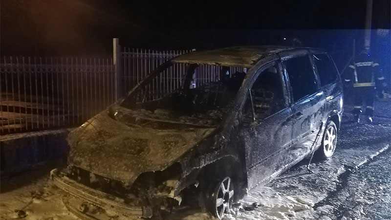  Izgoreo automobil koordinatora Dveri Požarevac